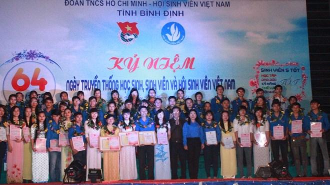 ຈັດການເຄື່ອນໄຫວ ຕ່າງໆເນື່ອງໃນ ໂອກາດວັນມູນເຊື້ອ ນັກຮຽນ, ນັກສຶກສາ ຫວຽດນາມ